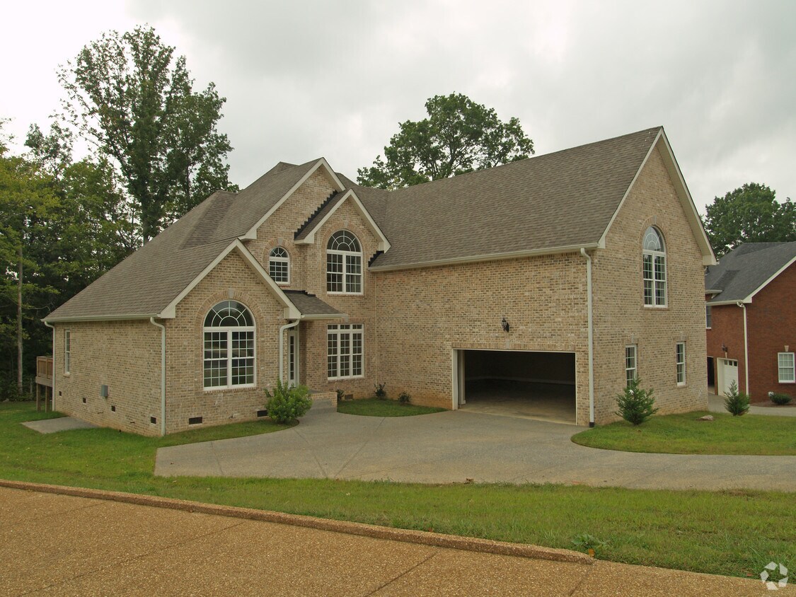 Building Photo - 1003 Thorn Hill