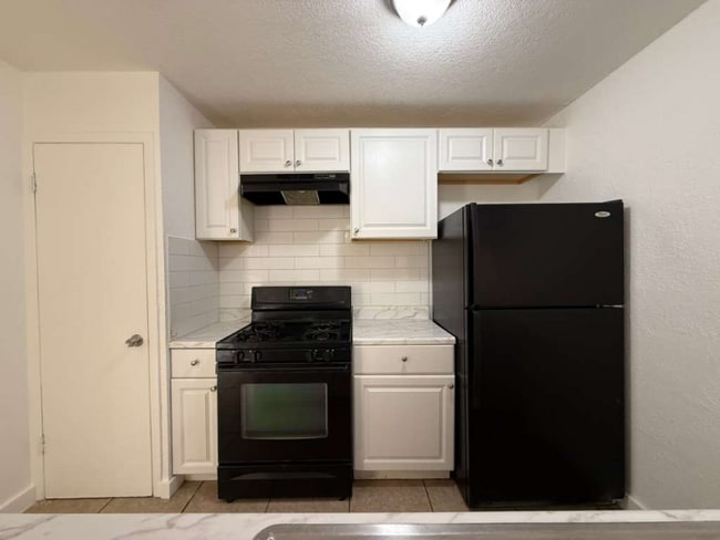 Building Photo - 4107 Hunting Path