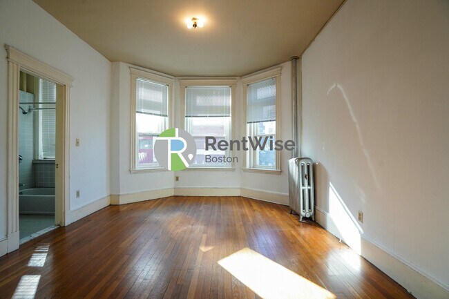 Building Photo - 11 Tetlow St