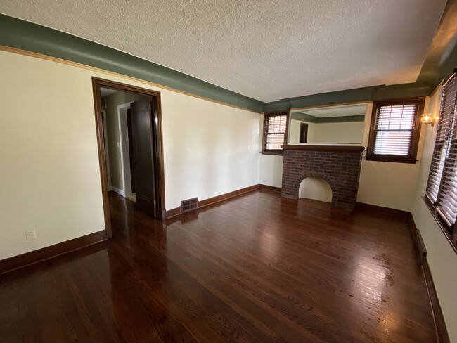 Living Room - 22323 Olmstead St