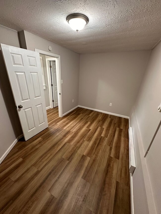Foto del edificio - Recently Remodeled 4 bed in Reading
