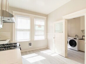 Building Photo - 527 Union St