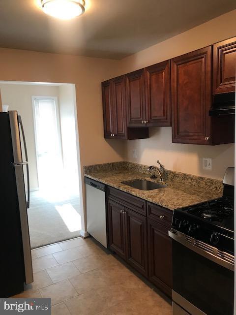 Building Photo - 7110 Donnell Pl