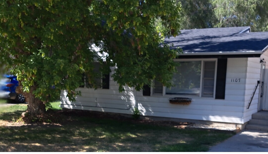 Foto principal - 1107 Howard Ave