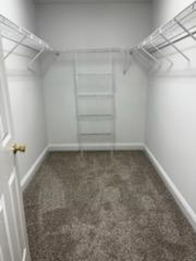 Foto del edificio - 3 BR Close to Bosch, Downtown, Shopping!