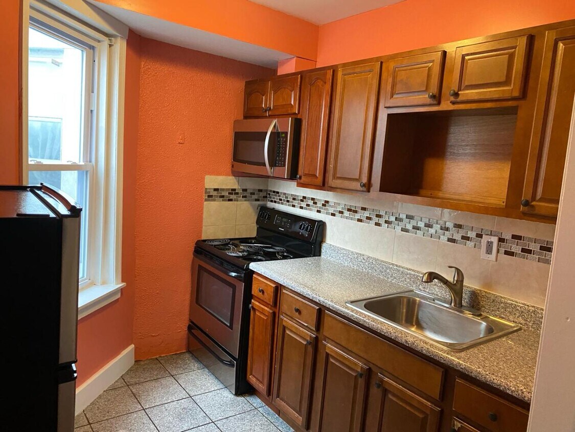Primary Photo - 1221 S 52nd St