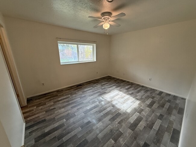 Foto del edificio - 445 E 800 N St