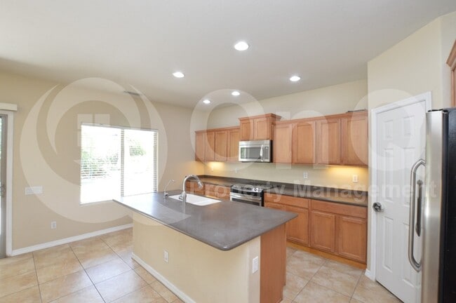 Building Photo - 2209 W Marconi Ave