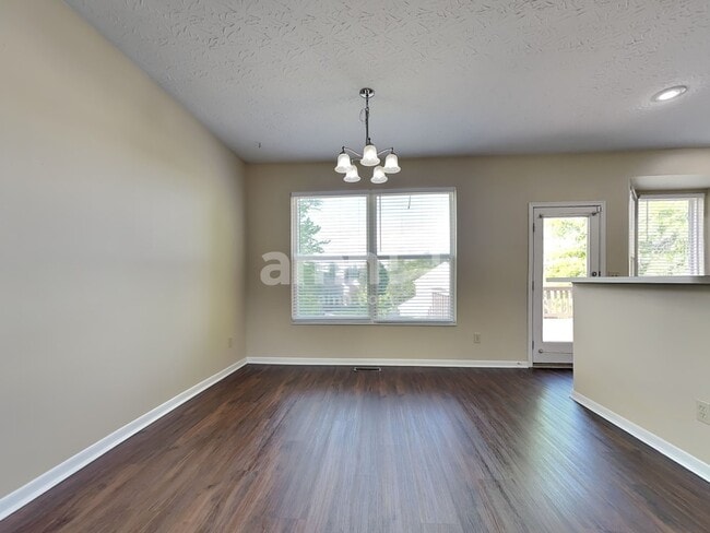 Building Photo - 9021 Crimson Oak Dr