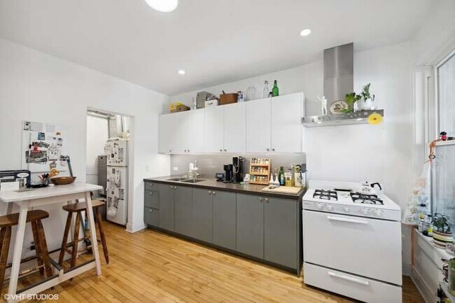 Foto del edificio - 3027 S Bonfield St