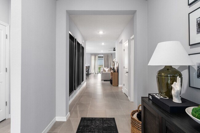 Foto del edificio - Immaculate 4-Bedroom, 2.5-Bath Home
