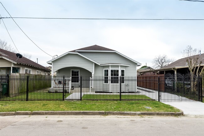 Building Photo - 6914 Avenue O