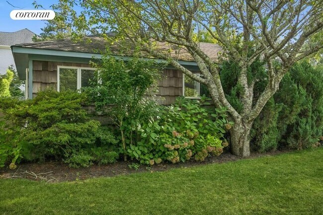 Building Photo - 62 Middle Pond Rd