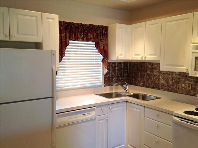 Building Photo - 8340 Wingate Dr