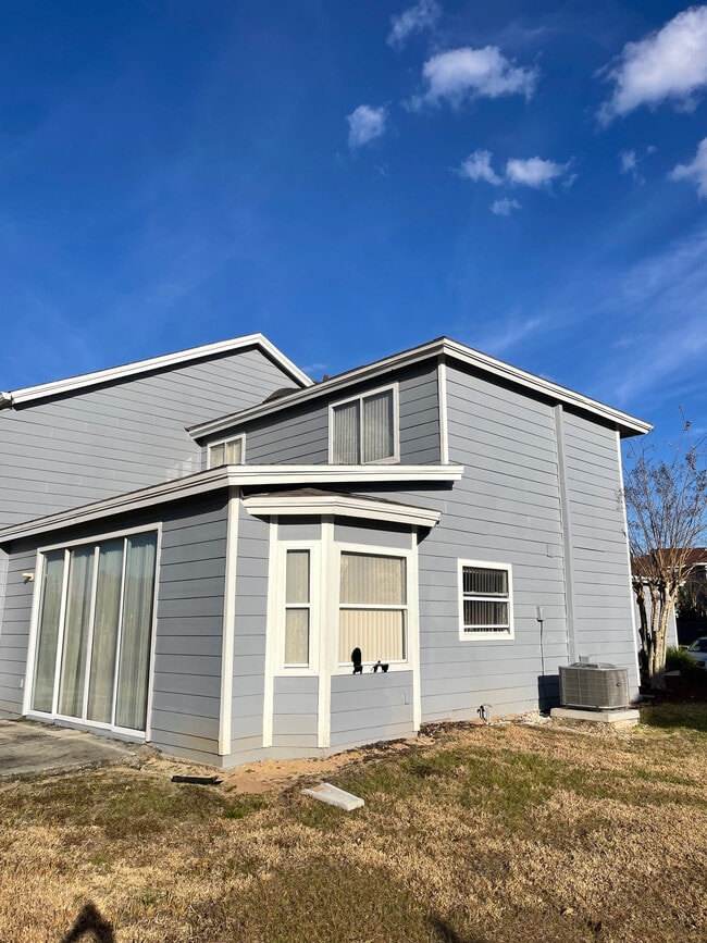 Building Photo - 547 Caribbean Dr