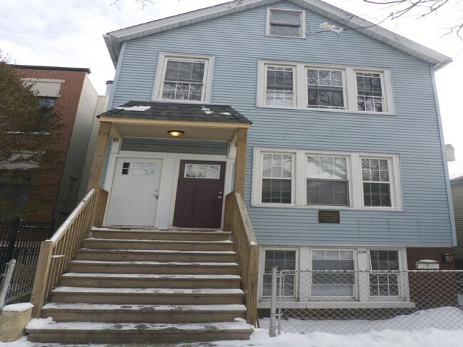 Building Photo - 2519 N Marshfield Ave