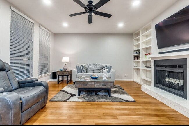 Foto del edificio - 7525 Holly Hill Dr
