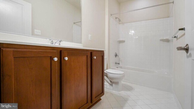 Foto del edificio - 5803 Lois Ln