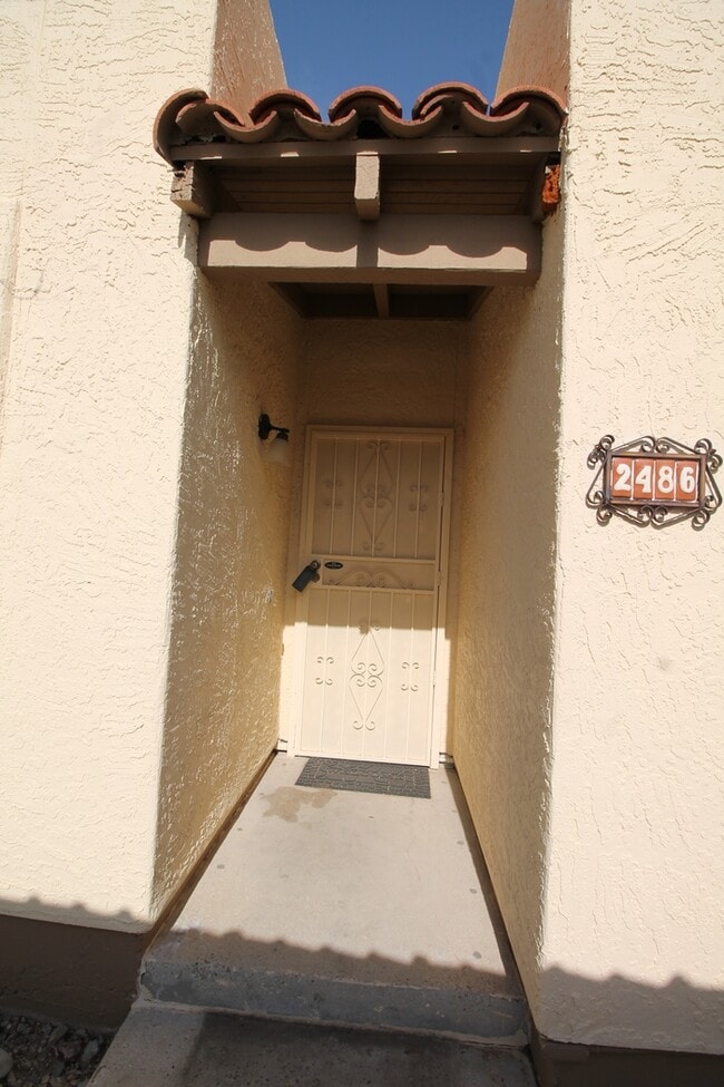 Foto del edificio - 2486 N Ironwood Ridge Dr