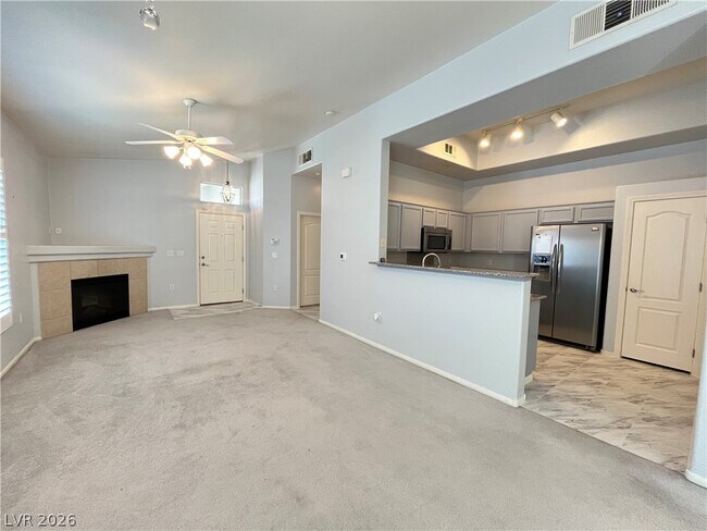 Foto del edificio - 2305 W Horizon Ridge Pkwy