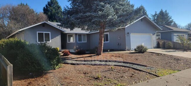 Building Photo - 1267 SW Ironwood Dr