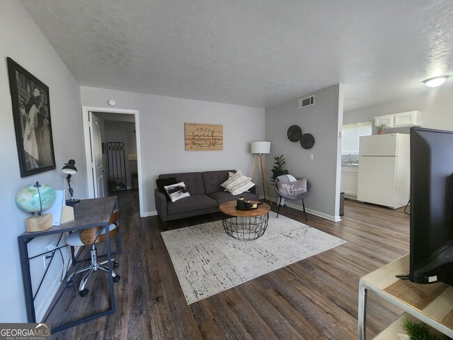 Foto del edificio - 917 Oakview Ave