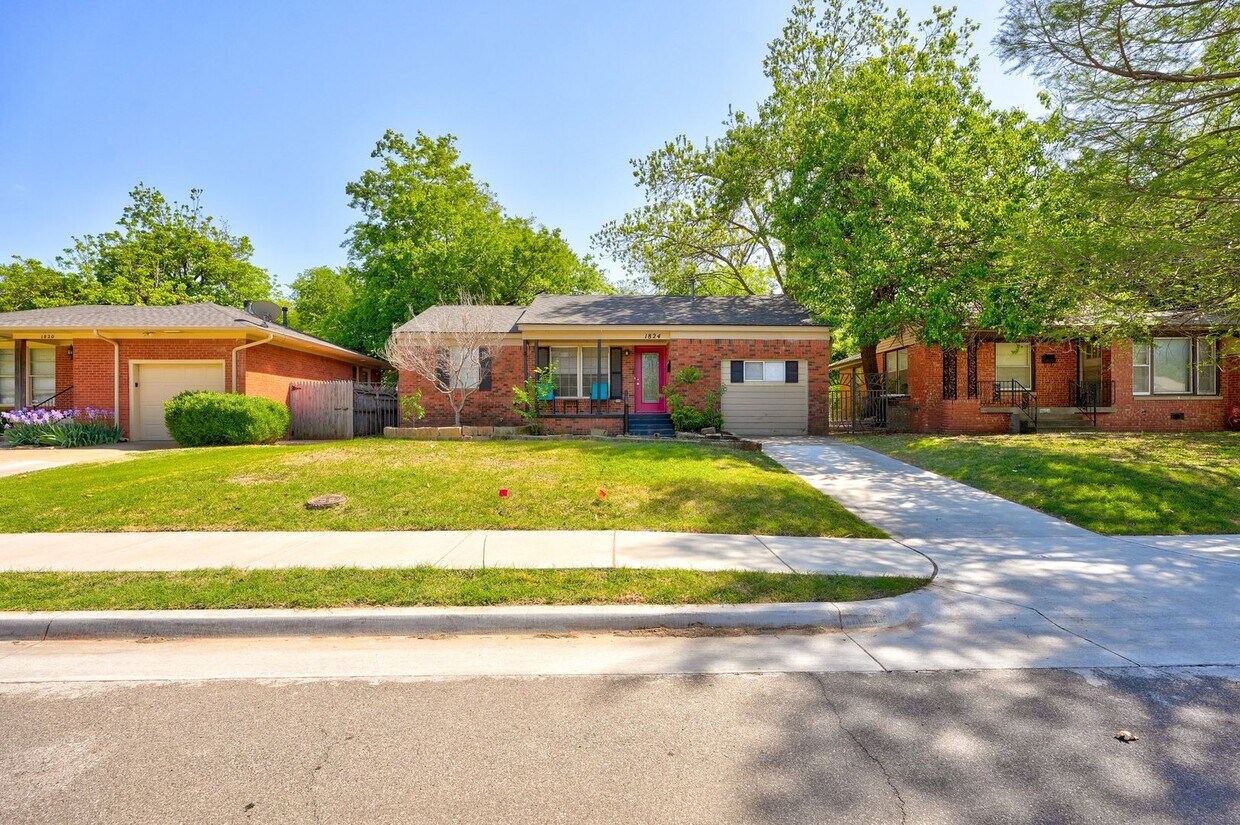 Foto principal - 1824 Andover Ct