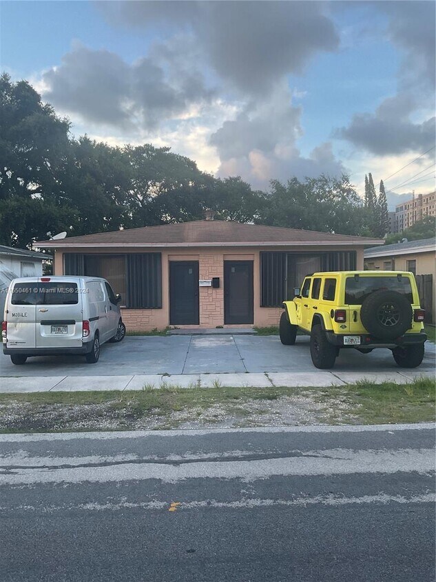 Foto principal - 204 SW 2nd Pl