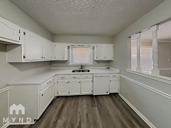 Building Photo - 6623 Quail Covey Dr