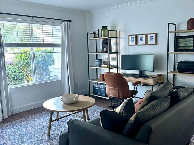 Building Photo - Beautiful upgrated 4 bedroom DuPont home w...