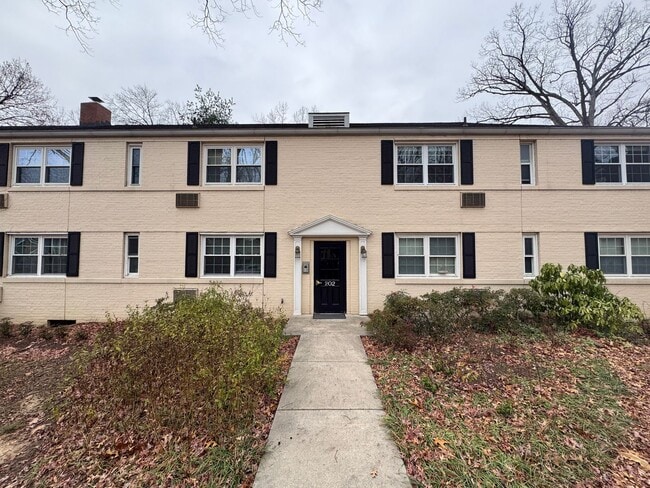 Fully Furnished 2 Bed 2 Bath Condo In Serene Arlington Oaks - Fully Furnished 2 Bed 2 Bath Condo In Serene Arlington Oaks