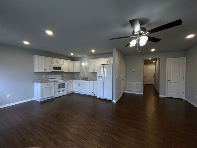 Building Photo - Move-In Special: New Residents Enjoy $250 Off First Month's Rent ?