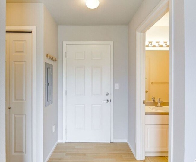Foto del edificio - Top Floor Mini Studio, Tangletown-Greenlake