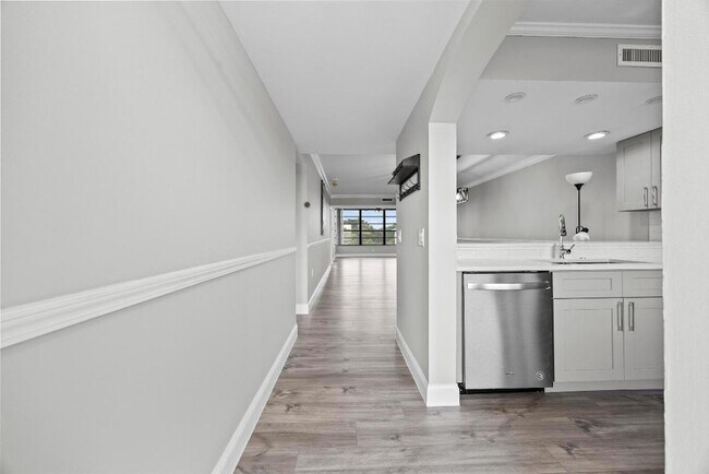 Building Photo - 3716 Whitehall Dr