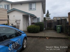 Building Photo - 9235 Woodbine St