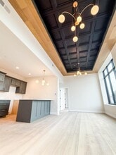 Building Photo - 309 N 6th St