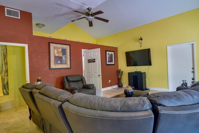 Building Photo - 2960 58th Ave S