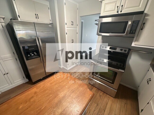 Foto del edificio - 7056 Caroline Ave