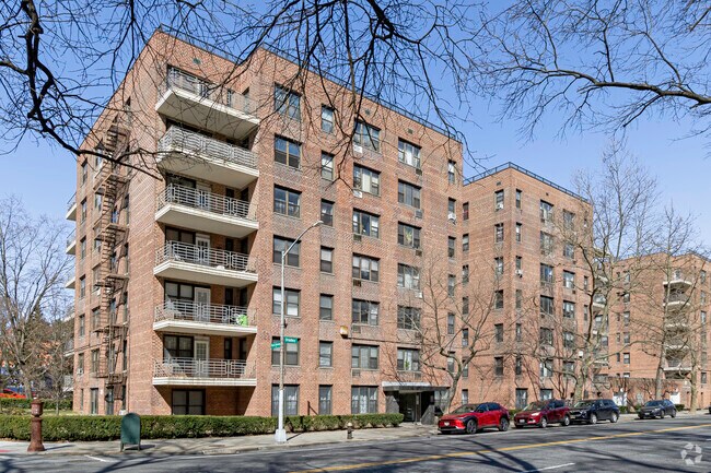 Foto del edificio - 6485 Broadway