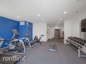 Foto del edificio - 2 br, 2 bath  - 833 N Milwaukee Ave