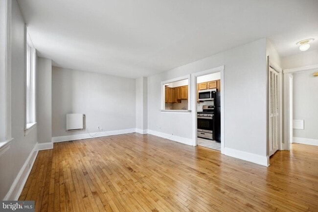 Building Photo - 1008 Spruce St