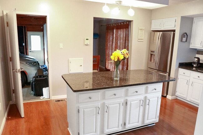Foto del edificio - 15472 Duxbury Way