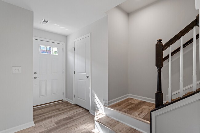 Building Photo - 443 Brier Summit Pl