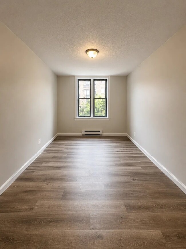 Building Photo - 25 Van Velsor Pl