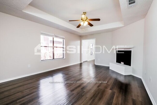 Foto del edificio - "Welcome Home! Get 1 month FREE RENT when ...