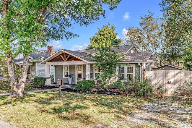 Building Photo - 413 Lockland Dr