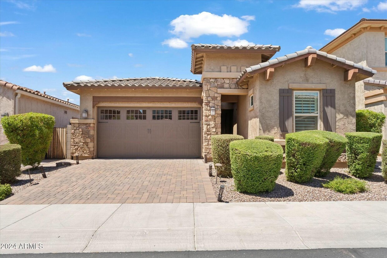 Foto principal - 4634 E Navigator Ln