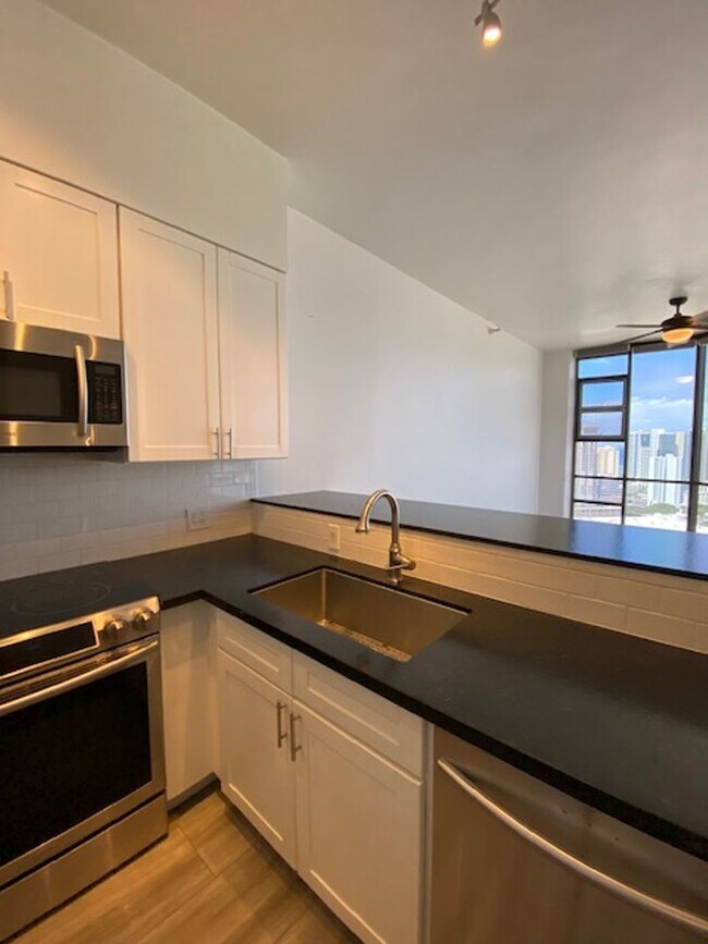 Foto del edificio - Hale Kaheka Penthouse Unit