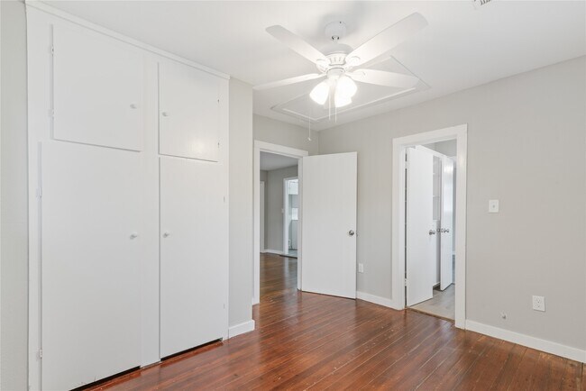 Foto del edificio - 615 Riveredge Dr