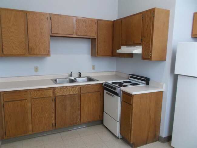 Building Photo - 405 S Blackhoof St